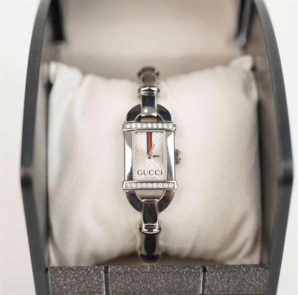 Đồng hồ GG mặt vuông đính đá quai trúc bạc (10590833) +