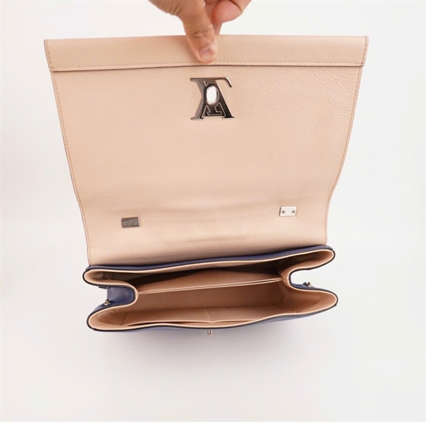 Túi LV nắp màu nude nền xanh dương size 28 (BMC) +