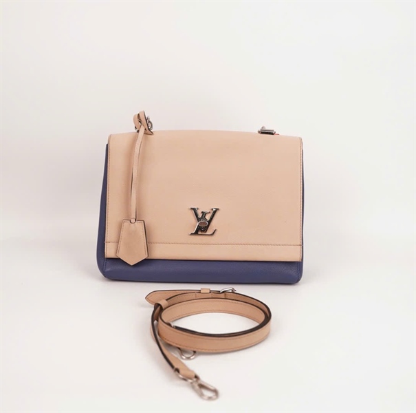 Túi LV nắp màu nude nền xanh dương size 28 (BMC) +