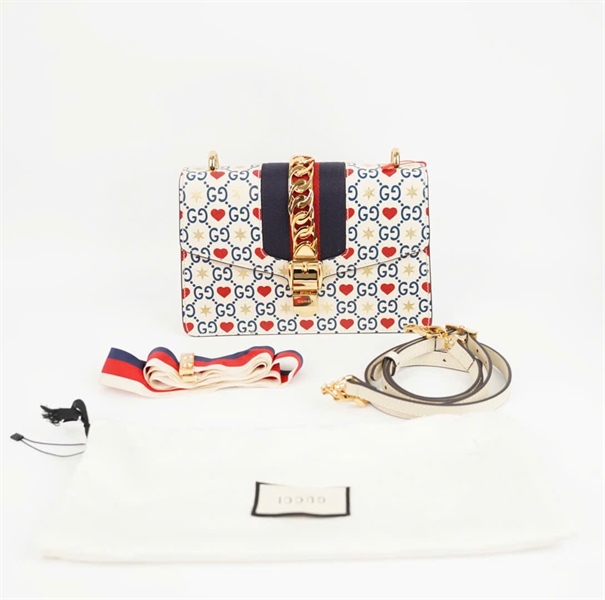 Túi GG sylvie trắng in hình trái tim 2 strap size 25 (BMC) +