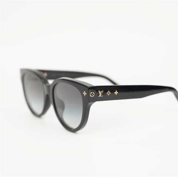 Kính LV Z1526E màu đen +