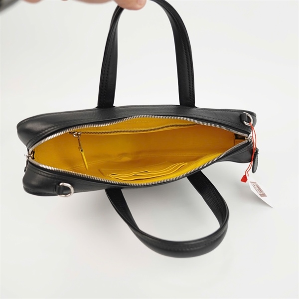 Túi Balenciaga Triangle đen lòng vàng tam giác size20 (BMC) +