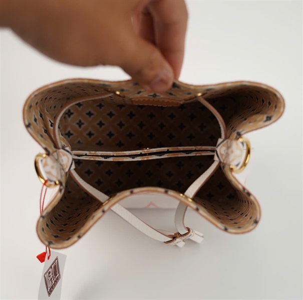 Túi LV nóe hoa vàng nền trắng size 20 +