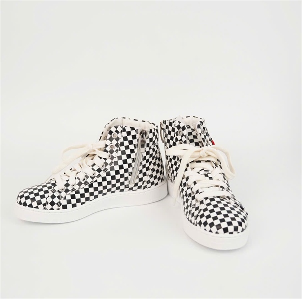 Giày Moschino caro trắng đen sz35 (PN) +