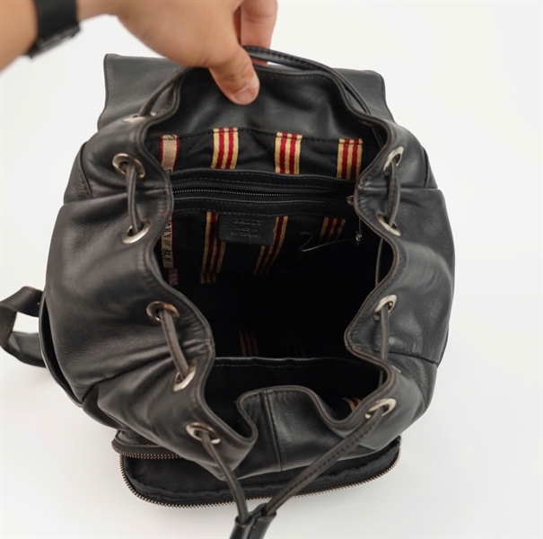 Balo Bally màu đen dây rút quai đeo trắng đen (KG) +