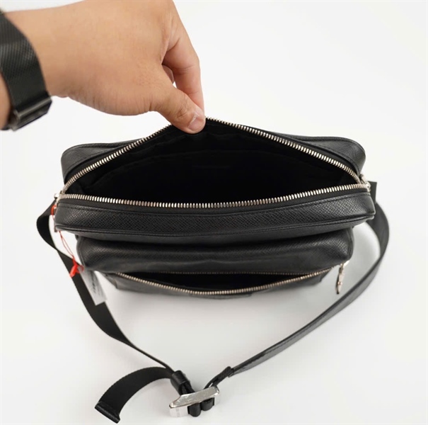 Túi LV Clutch màu đen dây đeo họa tiết hoa sz24 ( KG) +