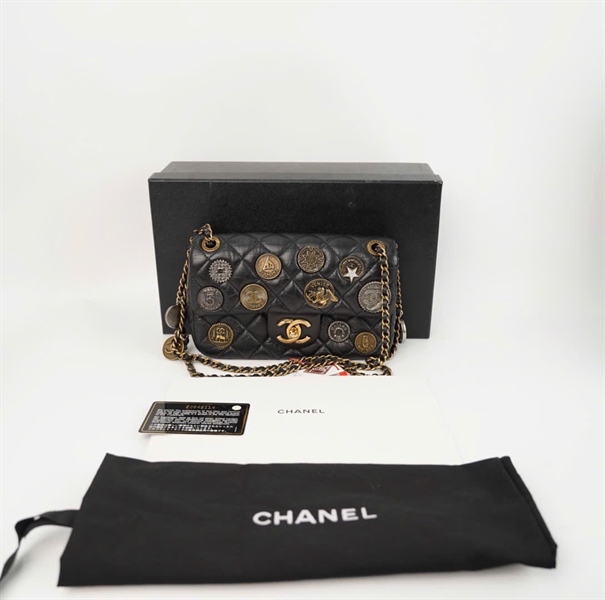 Túi Chanel charm đen (20642114) size 20 KG+