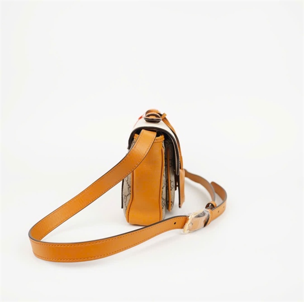 Túi GG Padlock nắp trắng nền xám viền vàng size 20 (Manly) KG+