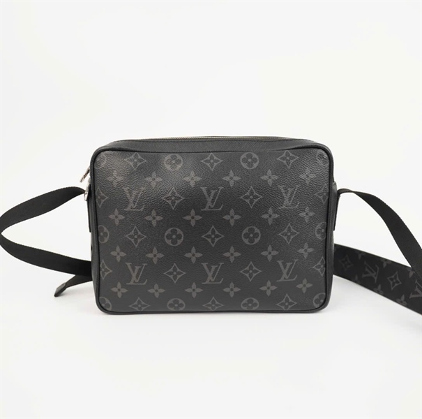 Túi LV Clutch màu đen dây đeo họa tiết hoa sz24 ( KG) +