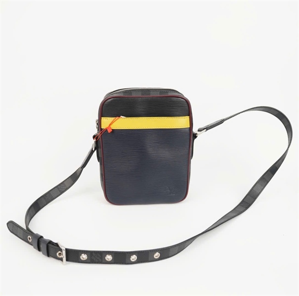 Túi LV vân đen chỉ vàng viền nâu (F02179) sz15 (KG) +