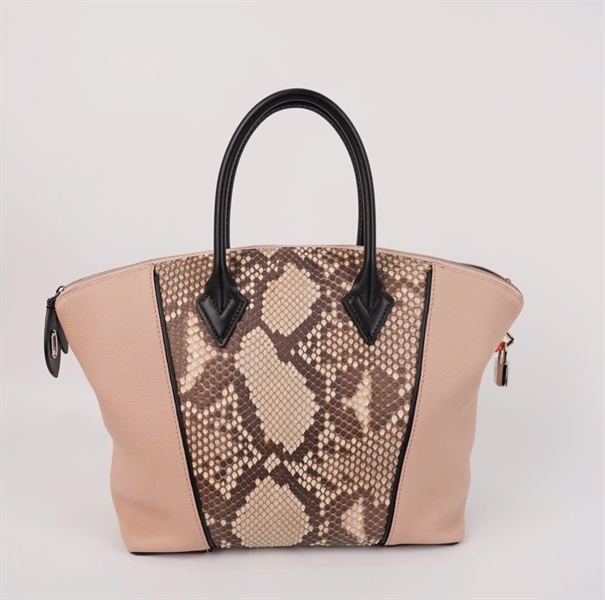 Túi LV da trăn hồng quai đen size 26 (BMC) +