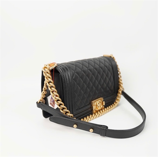 Túi Chanel Boy đen khóa vàng (28009040) +