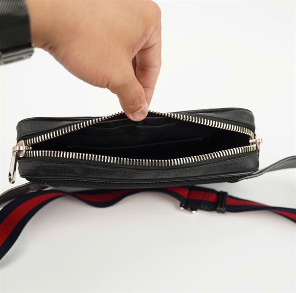 Túi GG đeo chéo màu đen dây xanh đỏ sz23 ( KG) +