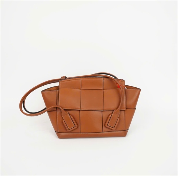 Túi Bottega màu nâu đan lưới sz23 (HC) +