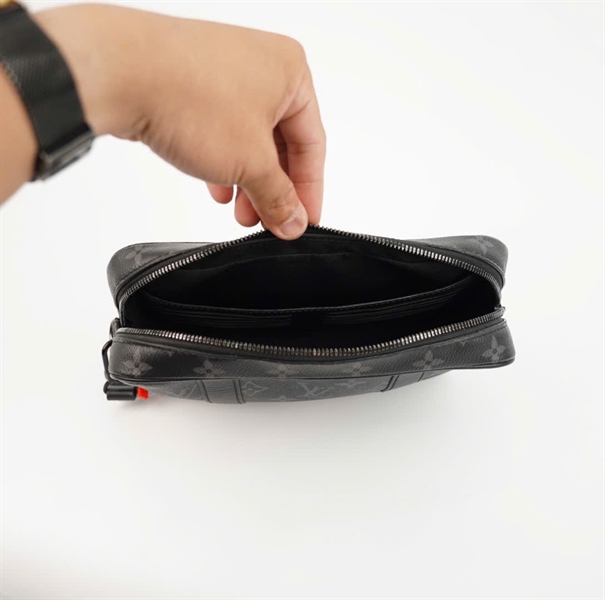 Túi LV Clutch nền đen hoa xám sz22 (KG) +