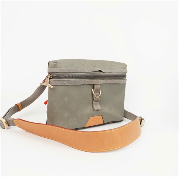 Túi LV đeo chéo màu xám dây cam (PL2188) sz25 (KG) +