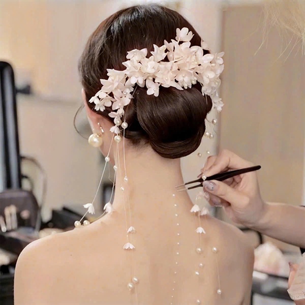 Cài tóc cô dâu hoa chùm nhỏ màu kem da mẫu mới t10/2024