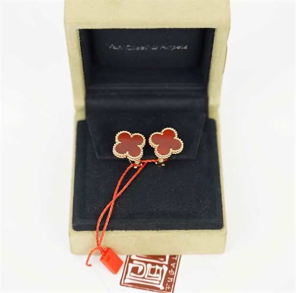 Bông tai Van Cleef màu đỏ (seri 394031) +