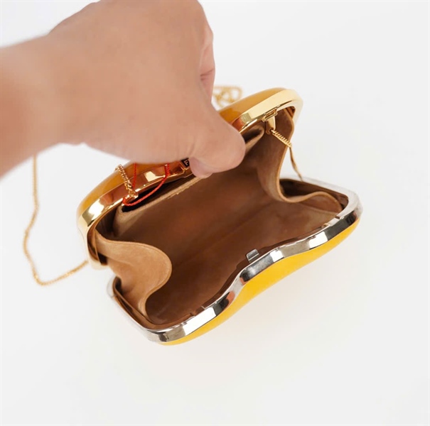 Túi Fendi vàng sz12+