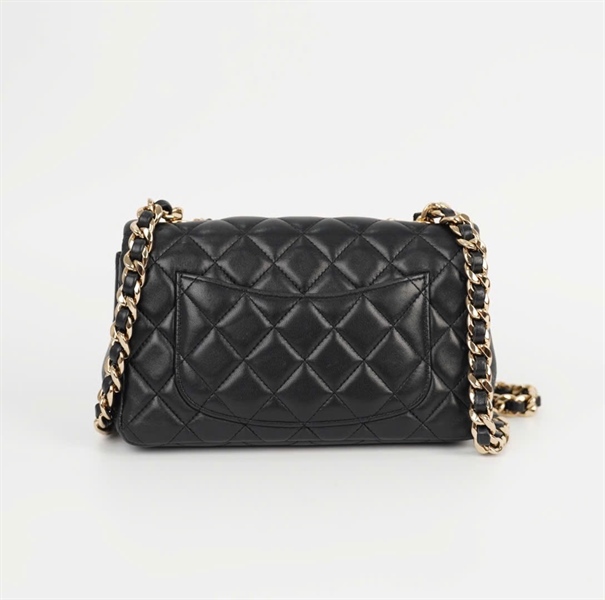 Túi Chanel Classic đen strap đính charm (30850241) sz20 (HC) +