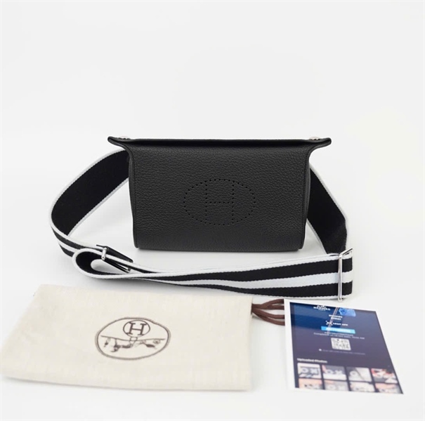 Túi Hermes đeo chéo màu đen sz20 +
