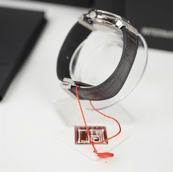 Đồng hồ Hublot mặt tròn đen đính đá (HC) +