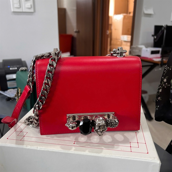 Túi Alexangder MCQueen đỏ size 18 (PN) +