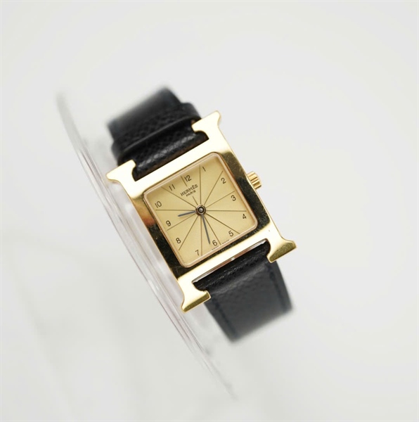 Đồng Hồ Hermes mặt vuông dây đen (1965345) (LTB) KG+