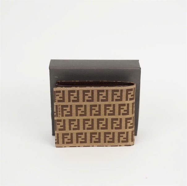 Ví Fendi nâu gập +