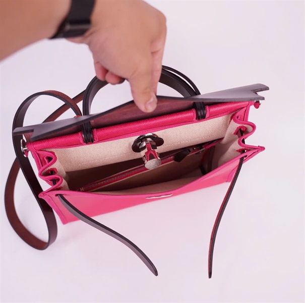 Túi Hermes hồng nắp nâu kèm ví có ổ+ chìa sz31 +