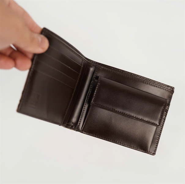 Ví Fendi nâu gập +