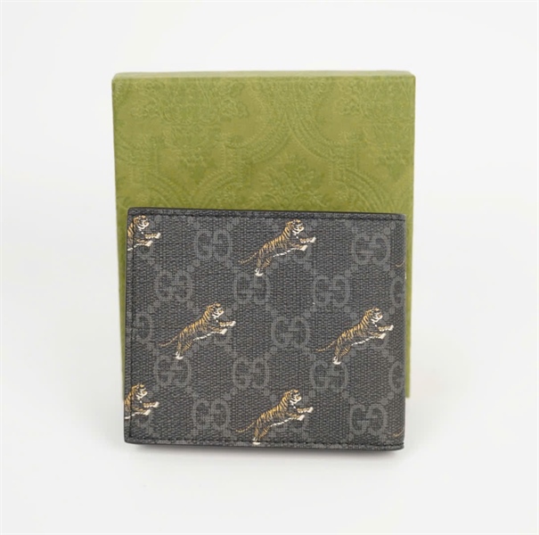 Ví GG màu xám gập in hình Tiger +