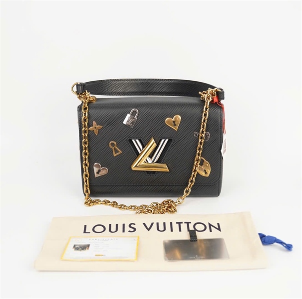 Túi LV Twist đen có charm sz23 +