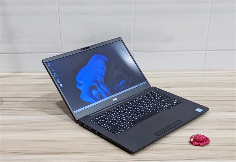 Laptop Dell Latitude 7300