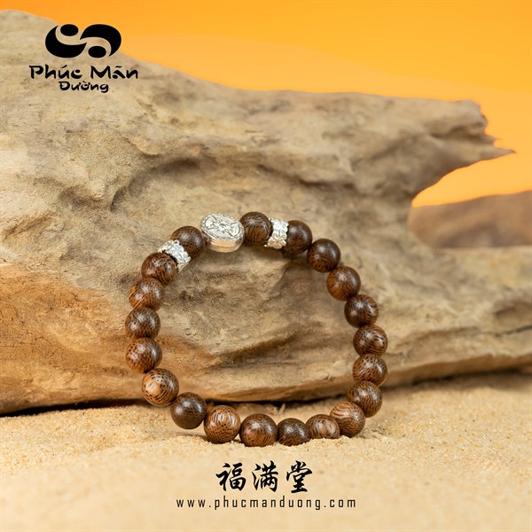 Vòng Trầm Tốc Thiên Nhiên Phối Charm Bánh Xe Pháp Luân Bạc Mạ Vàng 18K