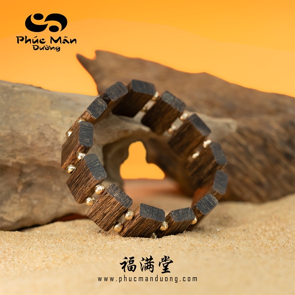 Vòng Trầm Sánh Chìm Hạt Khúc Vuông Phối Bạc Mạ Vàng 14K