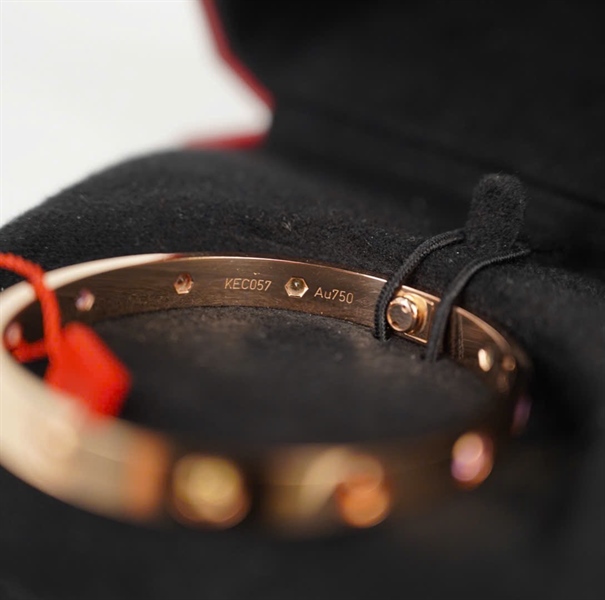 Vòng tay Cartier love bản dầy rose gold sz17 +