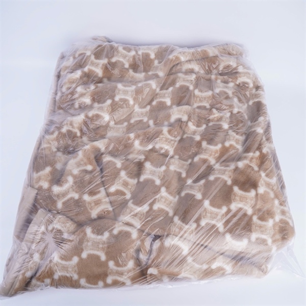 Chăn mền Celine nâu đậm họa tiết +