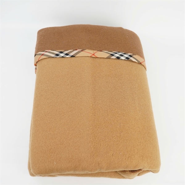 Chăn mền BBR nâu đậm +