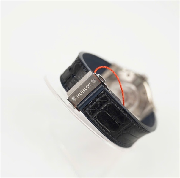 Đồng hồ Hublot đen mặt tròn đính đá (1322482 H078) (HC) +