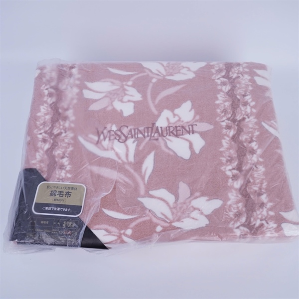 Chăn mền YSL hồng đất họa tiết lá cây +