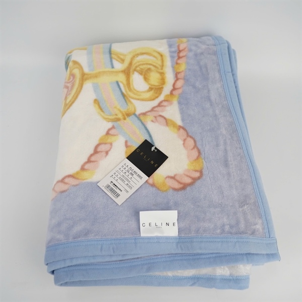 Chăn mền Celine màu nude viền xanh họa tiết dây xích +