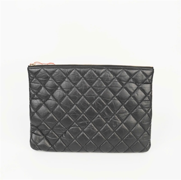 Túi Chanel Clutch đen đính charm ( 24294236) (HC) +