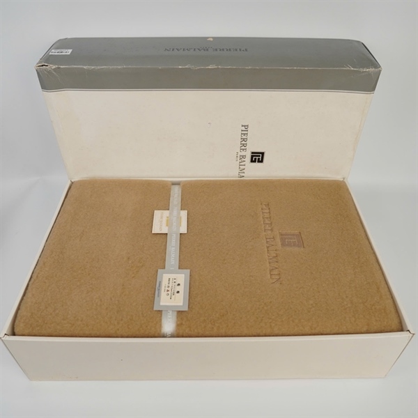 Chăn mền Pierre Balmain nâu +