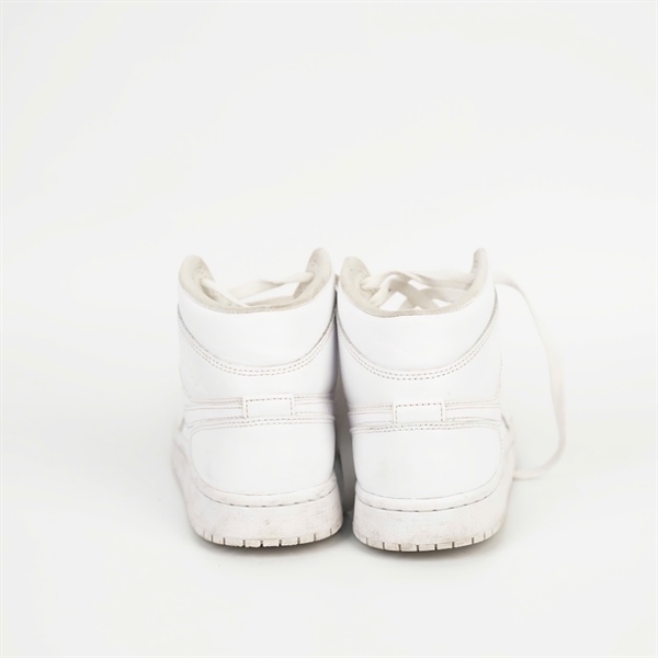 Giày Nike trắng sz8.5 US KG +