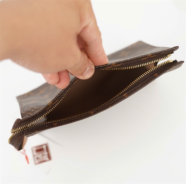 Túi LV Clutch hoa nâu sz18 (HC) +