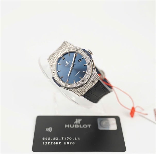 Đồng hồ Hublot đen mặt tròn đính đá (1322482 H078) (HC) +