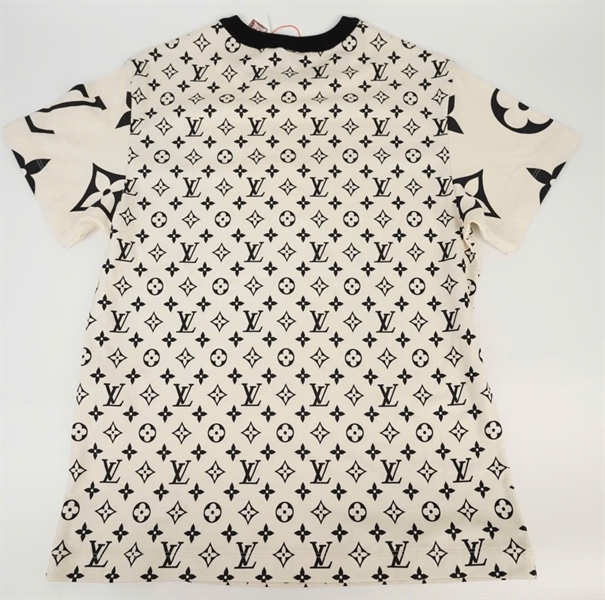Áo thun LV màu trắng hoa đen (HC) +