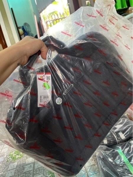 Cặp ngang cỡ trung C142 thủ đô vàng