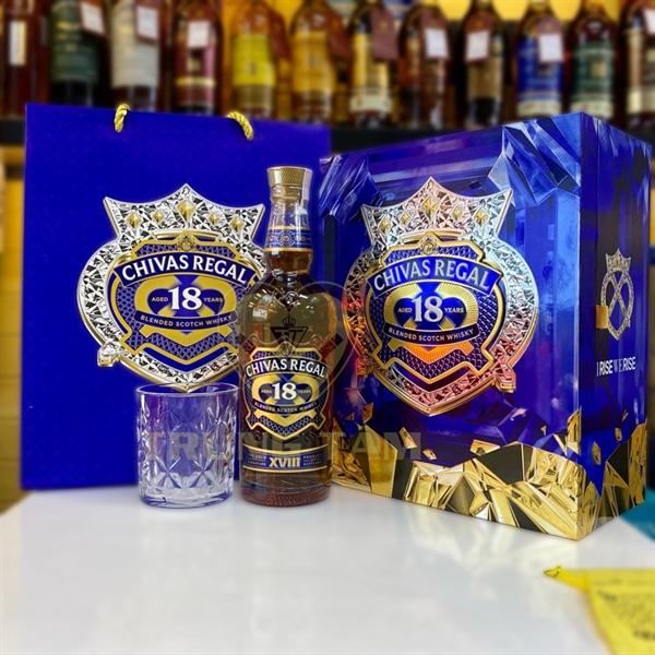 Chivas Regal 18y Gold hộp quà 2025 700ml 40%
